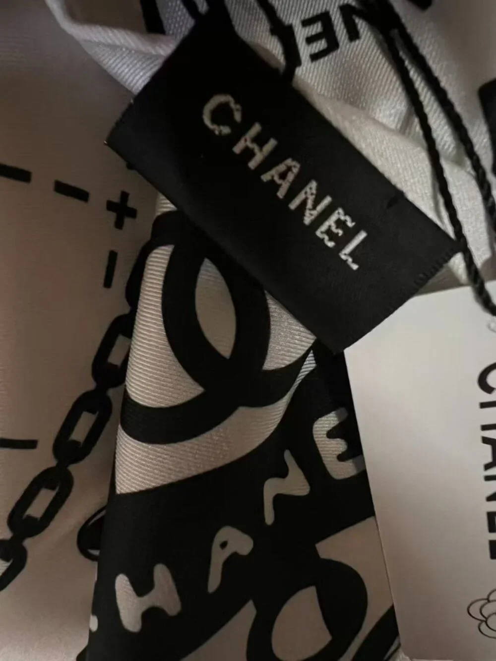 Chanel White CC Logo Silk Scarf 90cm - Picture 3 of 6
